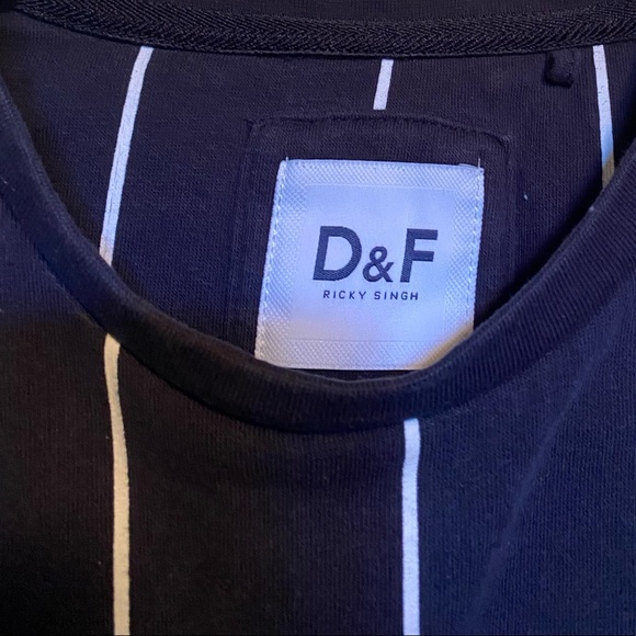 Sweatshirt - Picture 2 of 3